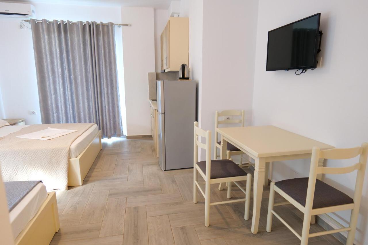 Hotel Villa Adrian Ксамил Экстерьер фото