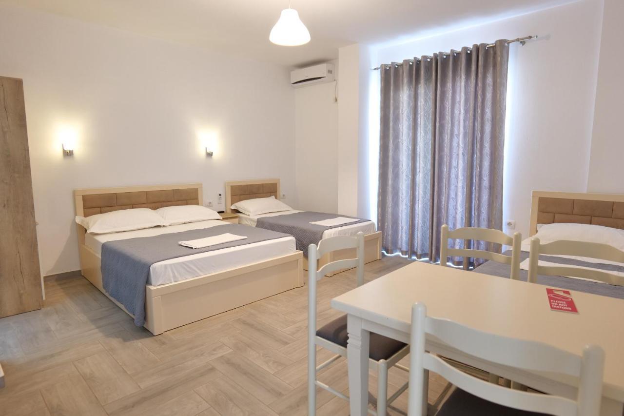 Hotel Villa Adrian Ксамил Экстерьер фото
