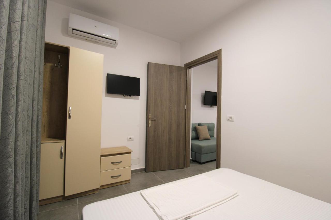 Hotel Villa Adrian Ксамил Экстерьер фото